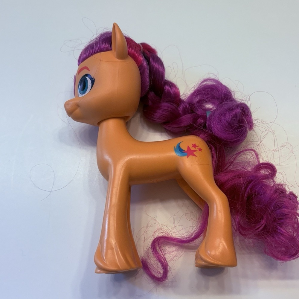 Hasbro 2021 My Little Pony Sunny Starscout New Generation Orange Horse Figure